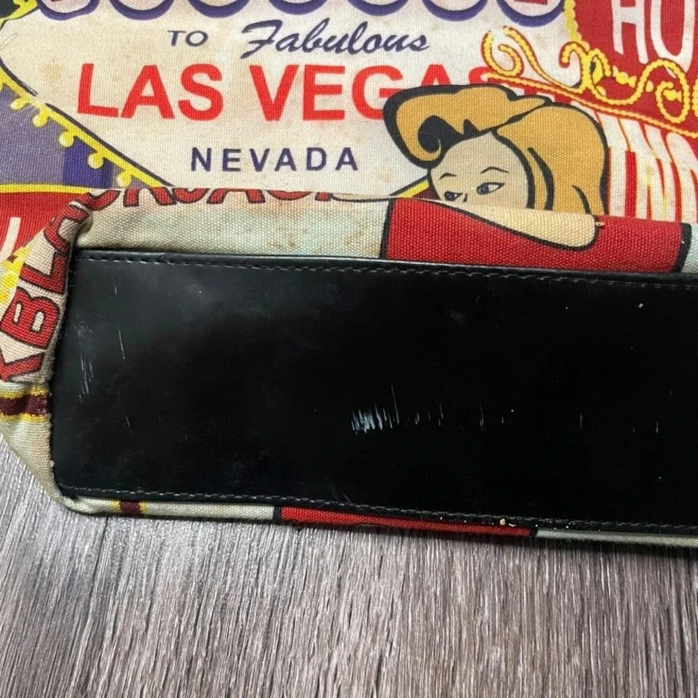Las Vegas themed shoulder bag‎ with magnetic closure